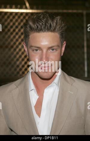 Apr 27, 2006; Century City, CA, Stati Uniti d'America; attore LANE GARRISON arriva alla fine della stagione di festa di screening per la FOX hit show televisivo "Prison Break". Credito: Foto di Marianna giorno Massey/ZUMA premere. (©) Copyright 2006 by Marianna giorno Massey Foto Stock