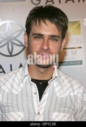 Apr 28, 2006; Santa Monica, CA, Stati Uniti d'America; attore SCOTT MECHLOWICZ arriva alla speciale proiezione del film "Pacifico Warrior' durante il Los Angeles lo stile di vita di salute e sostenibilità Inspirational Film Festival. Credito: Foto di Marianna giorno Massey/ZUMA premere. (©) Copyright 2006 by Marianna giorno Massey Foto Stock