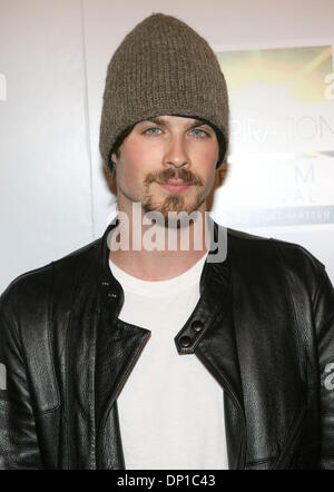 Apr 28, 2006; Santa Monica, CA, Stati Uniti d'America; attore Ian Somerhalder arriva alla speciale proiezione del film "Pacifico Warrior' durante il Los Angeles lo stile di vita di salute e sostenibilità Inspirational Film Festival. Credito: Foto di Marianna giorno Massey/ZUMA premere. (©) Copyright 2006 by Marianna giorno Massey Foto Stock