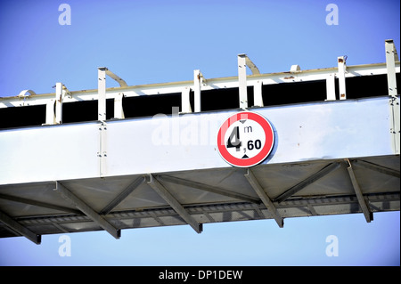 Nastro trasportatore utilizzato per il trasporto di materiali nel settore minerario Foto Stock