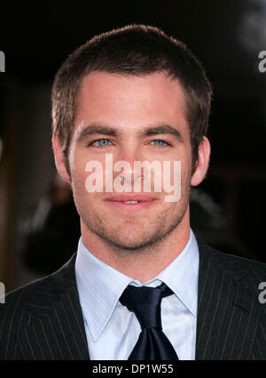 Maggio 9, 2006; Westwood, CALIFORNIA, STATI UNITI D'AMERICA; attore Chris pine al 'appena la mia fortuna' Los Angeles Premiere tenutosi presso il Teatro Nazionale. Credito: Foto di Lisa O'Connor/ZUMA premere. (©) Copyright 2006 by Lisa O'Connor Foto Stock