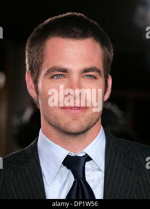 Maggio 9, 2006; Westwood, CALIFORNIA, STATI UNITI D'AMERICA; attore Chris pine al 'appena la mia fortuna' Los Angeles Premiere tenutosi presso il Teatro Nazionale. Credito: Foto di Lisa O'Connor/ZUMA premere. (©) Copyright 2006 by Lisa O'Connor Foto Stock