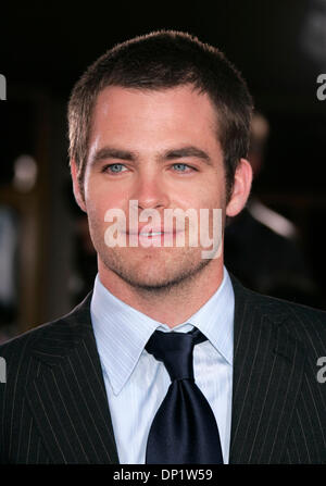 Maggio 9, 2006; Westwood, CALIFORNIA, STATI UNITI D'AMERICA; attore Chris pine al 'appena la mia fortuna' Los Angeles Premiere tenutosi presso il Teatro Nazionale. Credito: Foto di Lisa O'Connor/ZUMA premere. (©) Copyright 2006 by Lisa O'Connor Foto Stock