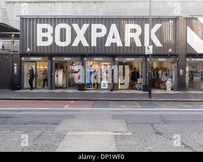 Boxpark 'pop-up' negozi in Shoreditch High Street nella zona est di Londra Foto Stock