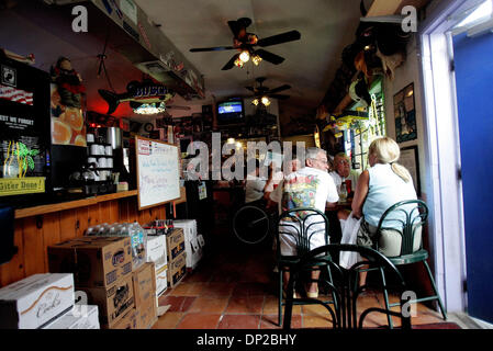 Maggio 25, 2006; Islamorada, FL, Stati Uniti d'America; la fame Tarpon ristorante. Credito: Foto di Libby Volgyes/Palm Beach post/ZUMA premere. (©) Copyright 2006 da Palm Beach post Foto Stock