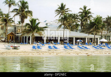 Jun 08, 2006; Key West, FL, Stati Uniti d'America; Kelly's Beach Club Ristorante sulla spiaggia meridionale di Key West. Credito: foto di Cheryl Blaccurby/Palm Beach post/ZUMA premere. (©) Copyright 2006 da Palm Beach post Foto Stock