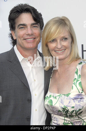 Jun 10, 2006; Bel Air, CA, Stati Uniti d'America; attore Peter Gallagher e moglie Paola HARWOOD presso la crisalide" Quinta annuale sfera a farfalla. Credito: Foto da Vaughn Youtz/ZUMA premere. (©) Copyright 2006 da Vaughn Youtz Foto Stock