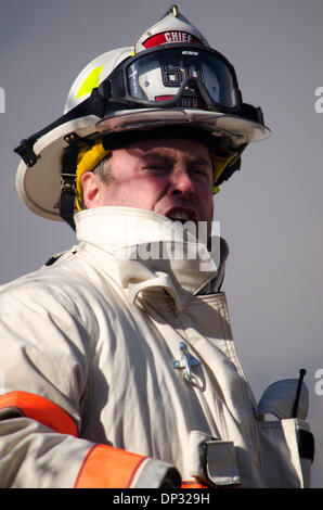 Fiume a forcella, New Jersey, USA. Il 7 gennaio 2014. Fuoco a 404 continentale // Michael Glenn / Alamy Foto Stock