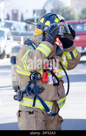 Fiume a forcella, New Jersey, USA. Il 7 gennaio 2014. Fuoco a 404 continentale // Michael Glenn / Alamy Foto Stock