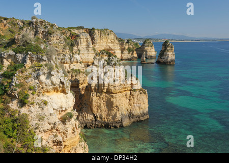 Ponta da Piedade guardando verso Praia Do Camilo, Lagos, Algarve, PORTOGALLO Foto Stock