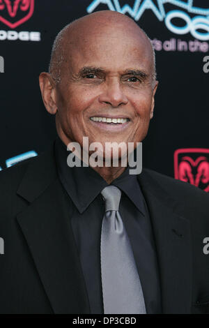 Jun 27, 2006; Los Angeles, CA, Stati Uniti d'America; Harry Belafonte durante gli arrivi al 2006 BET Awards presso lo Shrine Auditorium. Credito: foto di Jerome Ware/ZUMA premere. (©) Copyright 2006 da Girolamo Ware Foto Stock