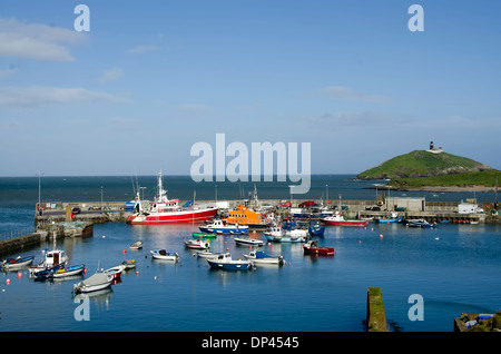 Ballycotton Harbour, Ballycotton Marina,barche colorate, County Cork, Irlanda Foto Stock