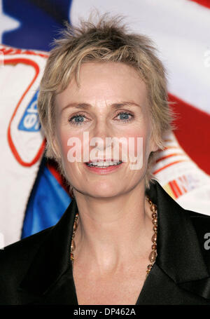 Jul 26, 2006; Hollywood, California, Stati Uniti d'America; attrice JANE LYNCH al 'Talladega Nights: La ballata di Ricky Bobby' Los Angeles Premiere detenute al Mann Chinese Theater. Credito: Foto di Lisa O'Connor/ZUMA premere. (©) Copyright 2006 by Lisa O'Connor Foto Stock