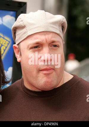 Jul 30, 2006; Hollywood, California, Stati Uniti d'America; attore Kevin James a "L' Aia Premiere Mondiale tenutasi presso la cupola di glossari affini. Credito: Foto di Lisa O'Connor/ZUMA premere. (©) Copyright 2006 by Lisa O'Connor Foto Stock