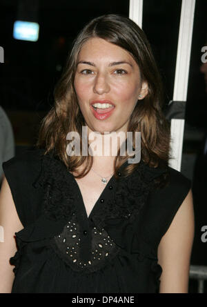 Agosto 03, 2006; New York, NY, STATI UNITI D'AMERICA; Sofia Coppola alla premiere mondiale di 'World Trade Center" tenutasi presso il Teatro Ziegfeld. Credito: Foto di Nancy Kaszerman/ZUMA premere. (©) Copyright 2006 by Nancy Kaszerman Foto Stock