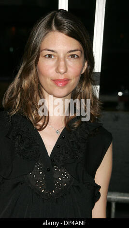 Agosto 03, 2006; New York, NY, STATI UNITI D'AMERICA; Sofia Coppola alla premiere mondiale di 'World Trade Center" tenutasi presso il Teatro Ziegfeld. Credito: Foto di Nancy Kaszerman/ZUMA premere. (©) Copyright 2006 by Nancy Kaszerman Foto Stock