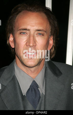 Agosto 03, 2006; New York, NY, STATI UNITI D'AMERICA; l'attore Nicolas Cage alla premiere mondiale di 'World Trade Center" tenutasi presso il Teatro Ziegfeld. Credito: Foto di Nancy Kaszerman/ZUMA premere. (©) Copyright 2006 by Nancy Kaszerman Foto Stock