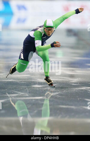 Nagano, Giappone. 29 Dic, 2013. Taro Kondo (JPN) pattinaggio di velocità : il Giappone Team olimpico prove per Sochi, Uomini 1000m a M-onda in Nagano, Giappone . © Yusuke Nakanishi AFLO/sport/Alamy Live News Foto Stock