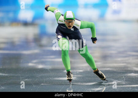 Nagano, Giappone. 29 Dic, 2013. Taro Kondo (JPN) pattinaggio di velocità : il Giappone Team olimpico prove per Sochi, Uomini 1000m a M-onda in Nagano, Giappone . © Yusuke Nakanishi AFLO/sport/Alamy Live News Foto Stock