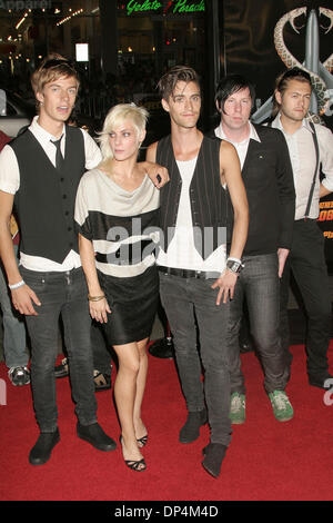 Aug 17, 2006; Los Angeles, CA, Stati Uniti d'America; Band: suoni a 'Snakes su un piano' Los Angeles Premiere detenute a Grauman's Chinese Theater di Hollywood. Credito: Foto di Paul Fenton/ZUMA KPA.. (©) Copyright 2006 by Paolo Fenton Foto Stock