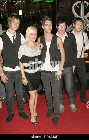 Aug 17, 2006; Los Angeles, CA, Stati Uniti d'America; Band: suoni a 'Snakes su un piano' Los Angeles Premiere detenute a Grauman's Chinese Theater di Hollywood. Credito: Foto di Paul Fenton/ZUMA KPA.. (©) Copyright 2006 by Paolo Fenton Foto Stock