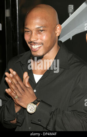 Aug 17, 2006; Los Angeles, CA, Stati Uniti d'America; dita appiccicose al 'Snakes su un piano' Los Angeles Premiere detenute a Grauman's Chinese Theater di Hollywood. Credito: Foto di Paul Fenton/ZUMA KPA.. (©) Copyright 2006 by Paolo Fenton Foto Stock