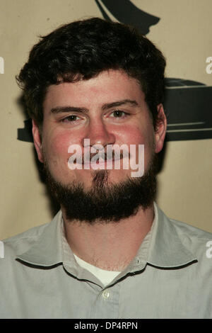 Agosto 23, 2006; Los Angeles, CA, Stati Uniti d'America; scrittore MICHAEL SCHUR durante gli arrivi presso la Academy of Television Arts and Sciences scrittori" Peer Group Emmy Nominee Reception tenuto in francese 75 in Los Angeles. Credito: foto di Jerome Ware/ZUMA premere. (?) Copyright 2006 da Girolamo Ware Foto Stock