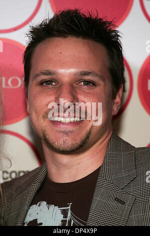 Agosto 26, 2006; West Hollywood, CA, Stati Uniti d'America; DREW LACHEY arrivando al settimanale di intrattenimento 4Pre-Emmy annuale festa a la Repubblica in West Hollywood, CA. Credito: foto di Jerome Ware/ZUMA premere. (©) Copyright 2006 da Girolamo Ware Foto Stock