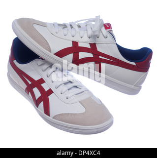 Asics Anitsuka Tiger scarpe bianco isolato su sfondo bianco Foto Stock