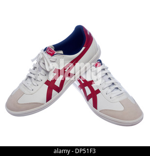 Asics Anitsuka Tiger scarpe bianco isolato su sfondo bianco Foto Stock