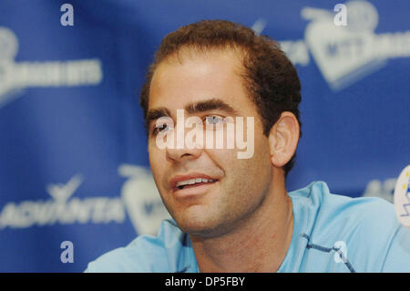 Sep 14, 2006; Irvine, CA, Stati Uniti d'America; PETE Sampras in occasione di una conferenza stampa per la XIV annuale di Advanta World Team Tennis (WTT) Smash Hits evento che beneficiano di Elton John AIDS Foundation. Team Billie Jean King (Billie Jean King, Pete Sampras, Rennae Stubbs) vs. Team Elton John (Elton John, Andy Roddick, Anna Kournikowa) gareggiato al Bren Eventi Centro, Università di California, Irvine. Ma Foto Stock