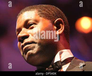 Sep 17, 2006; Temecula, California, Stati Uniti d'America; Dennis Haysbert riceve il Terry Gilmore premio di eccellenza alla dodicesima edizione di Temecula Valley Film e Musica Festival tenutosi al Pechanga Resort and Casino. Credito: Foto di Edward Hannigan/ZUMA premere. (©) Copyright 2006 da Edward Hannigan Foto Stock