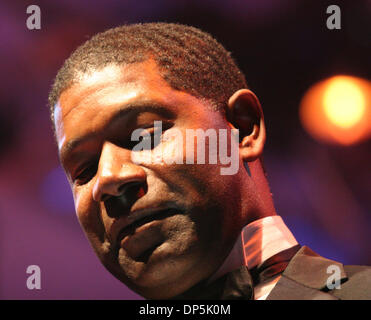 Sep 17, 2006; Temecula, California, Stati Uniti d'America; Dennis Haysbert riceve il Terry Gilmore premio di eccellenza alla dodicesima edizione di Temecula Valley Film e Musica Festival tenutosi al Pechanga Resort and Casino. Credito: Foto di Edward Hannigan/ZUMA premere. (©) Copyright 2006 da Edward Hannigan Foto Stock