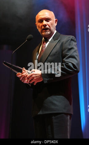 Sep 17, 2006; Temecula, California, Stati Uniti d'America; HECTOR ELIZONDO riceve i fondatori Award al dodicesimo annuale di Temecula Valley Film e Musica Festival tenutosi al Pechanga Resort and Casino. Credito: Foto di Edward Hannigan/ZUMA premere. (©) Copyright 2006 da Edward Hannigan Foto Stock