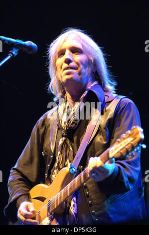 Sep 17, 2006; Austin, TX, Stati Uniti d'America; TOM PETTY & Il a tutto rock suonare dal vivo presso la Austin City Limits Music Festival 2006. Credito: foto di Jerome Brunet/ZUMA premere. (©) Copyright 2006 by Jerome Brunet Foto Stock