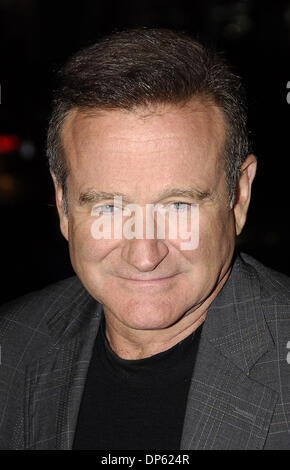 Il 4 ottobre 2006; Hollywood, CA, Stati Uniti d'America; attore Robin Williams alla premiere di 'man dell'Anno" presso Grauman's cinese. Credito: Foto da Vaughn Youtz. (©) Copyright 2006 da Vaughn Youtz. Foto Stock