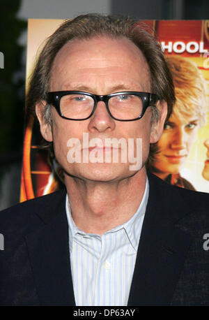 Oct 04, 2006; New York, NY, STATI UNITI D'AMERICA; attore Bill Nighy al New York premiere di " Alex Rider: Operazione Stormbreaker" tenutasi presso la Intrepid Sea Air e Museo del mare. Credito: Foto di Nancy Kaszerman/ZUMA premere. (©) Copyright 2006 by Nancy Kaszerman Foto Stock