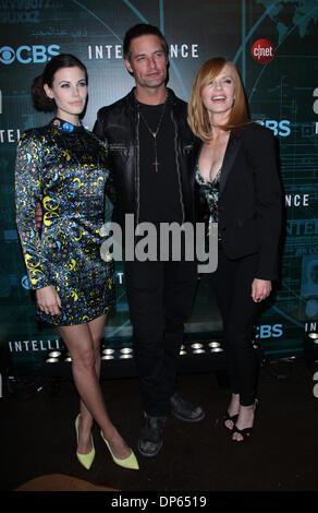 Las Vegas, Nevada, USA. Il 7 gennaio, 2014. L'attrice Meghan Ory, attore Josh Holloway e attrice Marg Helgenberger, assistere alla prima parte di CBS TV "intelligenza" TAO Nightclub il 7 gennaio 2014 a Las Vegas, Nevada. Credito: Marcel Thomas/ZUMAPRESS.com/Alamy Live News Foto Stock