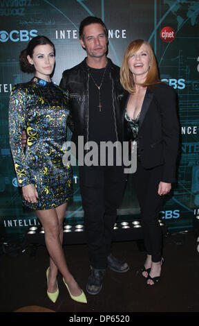 Las Vegas, Nevada, USA. Il 7 gennaio, 2014. L'attrice Meghan Ory, attore Josh Holloway e attrice Marg Helgenberger, assistere alla prima parte di CBS TV "intelligenza" TAO Nightclub il 7 gennaio 2014 a Las Vegas, Nevada. Credito: Marcel Thomas/ZUMAPRESS.com/Alamy Live News Foto Stock