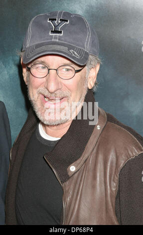 Oct 09, 2006; Los Angeles, CA, Stati Uniti d'America; produttore Steven Spielberg a 'le bandiere dei nostri padri " Los Angeles Premiere detenute all'Accademia delle Arti e delle scienze cinematografiche. Credito: Foto di Paul Fenton/ZUMA KPA.. (©) Copyright 2006 by Paolo Fenton Foto Stock