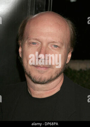 Oct 09, 2006; Los Angeles, CA, Stati Uniti d'America; lo scrittore Paul Haggis al "bandiere dei nostri padri " Los Angeles Premiere detenute all'Accademia delle Arti e delle scienze cinematografiche. Credito: Foto di Paul Fenton/ZUMA KPA.. (©) Copyright 2006 by Paolo Fenton Foto Stock