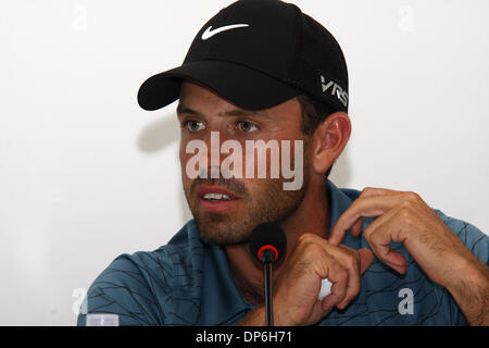 Durban, Sud Africa. 8 gennaio 2014. Top classificato South African golfista Charl Schwartzel parlare sulle sue chances alla Volvo Golf Champions a Durban in occasione di una conferenza stampa. Il torneo inizia il 9 gennaio e finisce il 12 gennaio. Immagine: Giordano Stolley/Alamy Live News Foto Stock