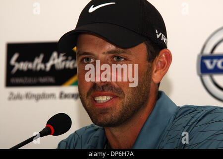 Durban, Sud Africa. 8 gennaio 2014. Top classificato South African golfista Charl Schwartzel parla della sua possibilità a Volvo Golf Champions a Durban in occasione di una conferenza stampa. Il torneo inizia il 9 gennaio e finisce il 12 gennaio. Immagine: Giordano Stolley/Alamy Live News Foto Stock