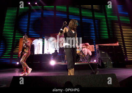 Aug 28, 2006; Sacramento, Stati Uniti d'America; i Red Hot Chili Peppers Lunedì, Agosto 28, 2006 a Arco Arena. Credito: foto di Carl Costas/Sacramento Bee/ZUMA premere. (©) Copyright 2006 by Sacramento Bee Foto Stock