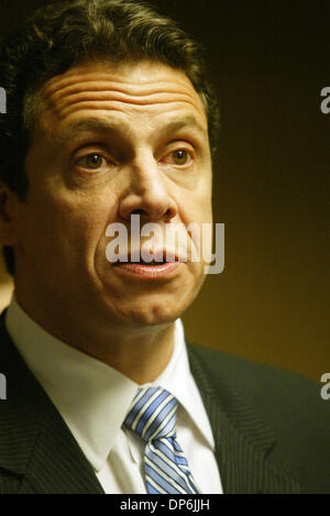 Oct 16, 2006; Manhattan, NY, STATI UNITI D'AMERICA; Sen. Hillary Clinton sostiene Andrew Cuomo per NYS Procuratore Generale 16 ottobre 2006 presso il Grand Hyatt Hotel di Manhattan. Credito: Foto di Mariela Lombard/ZUMA premere. (©) Copyright 2006 by Mariela Lombard Foto Stock