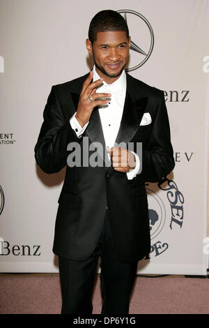 Oct 28, 2006; Beverly Hills, in California, Stati Uniti d'America; il Cantante USHER AL XVII Giostra della speranza sfera mantenuta presso il Beverly Hilton Hotel. Credito: Foto di Lisa O'Connor/ZUMA premere. (©) Copyright 2006 by Lisa O'Connor Foto Stock