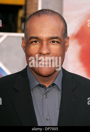 Oct 29, 2006; Hollywood, California, Stati Uniti d'America; attore Michael Dorn a 'La Santa Clausola 3: la clausola ESCAPE' Premiere Mondiale tenutasi presso l'El Capitan theater. Credito: Foto di Lisa O'Connor/ZUMA premere. (©) Copyright 2006 by Lisa O'Connor Foto Stock