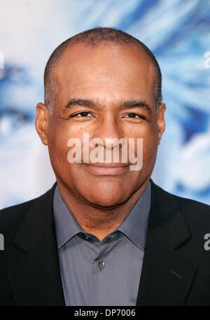 Oct 29, 2006; Hollywood, California, Stati Uniti d'America; attore Michael Dorn a 'La Santa Clausola 3: la clausola ESCAPE' Premiere Mondiale tenutasi presso l'El Capitan theater. Credito: Foto di Lisa O'Connor/ZUMA premere. (©) Copyright 2006 by Lisa O'Connor Foto Stock