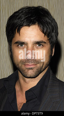 Novembre 1, 2006; Beverly Hills, CA, Stati Uniti d'America; attore John Stamos presso la società di colata di America's xxii Artios Awards presso il Beverly Hilton. Credito: Foto da Vaughn Youtz/ZUMA premere. (©) Copyright 2006 da Vaughn Youtz. Foto Stock