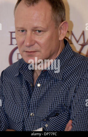 Nov 05, 2006; Madrid, Madrid, Spagna; attore STELLAN SKARSGARD al photocall per Goya del fantasma da tenutosi presso Hotel Ritz di Madrid. Dettaglio del poster. Credito: Foto da J.P.Gegundez/ZUMA premere. (©) Copyright 2006 DA J.P.Gegundez Foto Stock